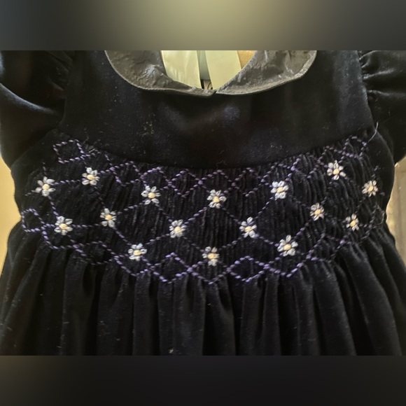 Prince + Princess velvet dress - Picture 3 of 4